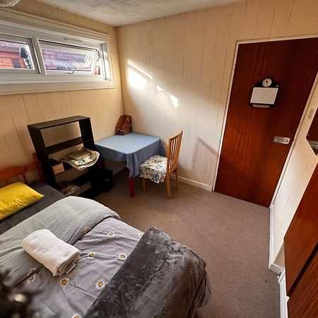 Double Room Best Location Near Shopping Center & Free Parking Coventry Buitenkant foto