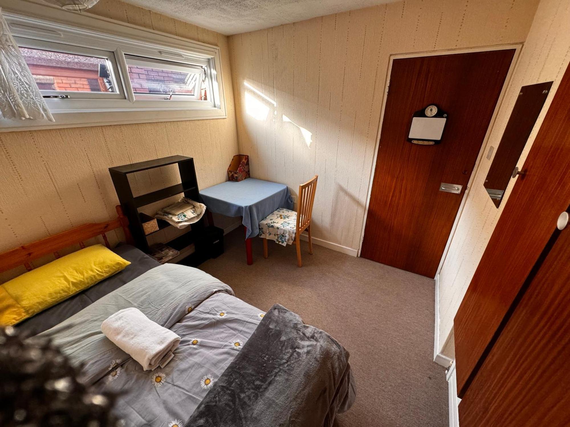 Double Room Best Location Near Shopping Center & Free Parking Coventry Buitenkant foto